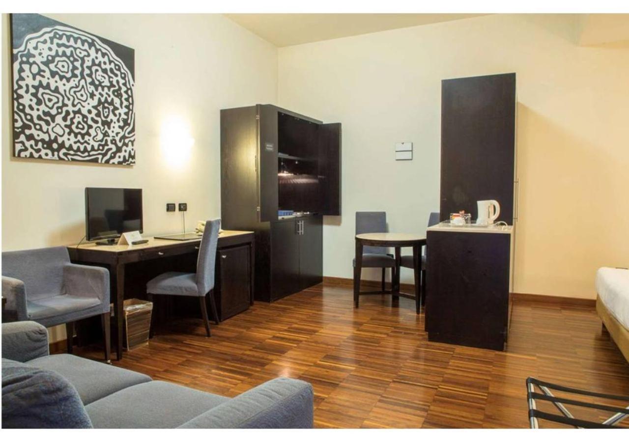 Residenza Mecenate Aparthotel Rome Bagian luar foto